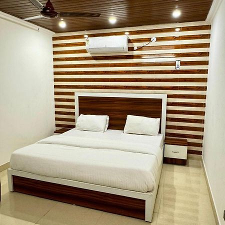 Hotel Walk Inn Faridabad Ngoại thất bức ảnh
