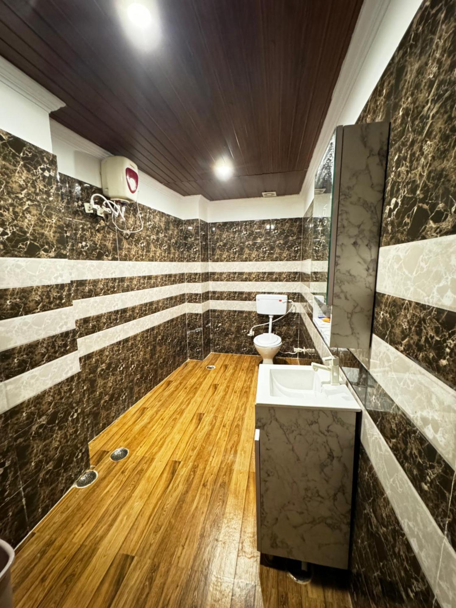 Hotel Walk Inn Faridabad Ngoại thất bức ảnh