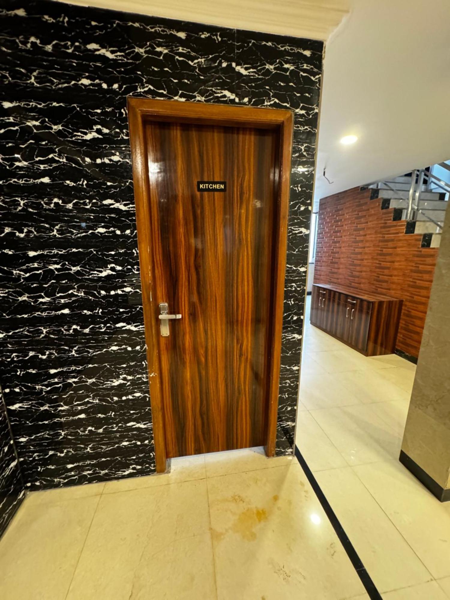 Hotel Walk Inn Faridabad Ngoại thất bức ảnh