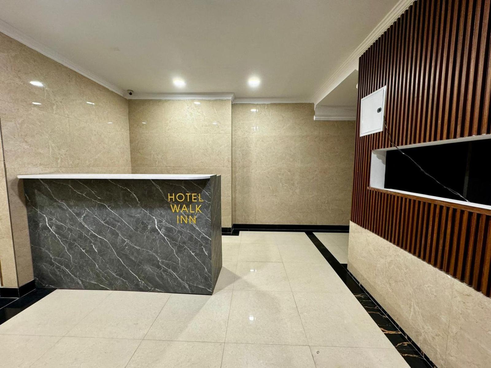 Hotel Walk Inn Faridabad Ngoại thất bức ảnh