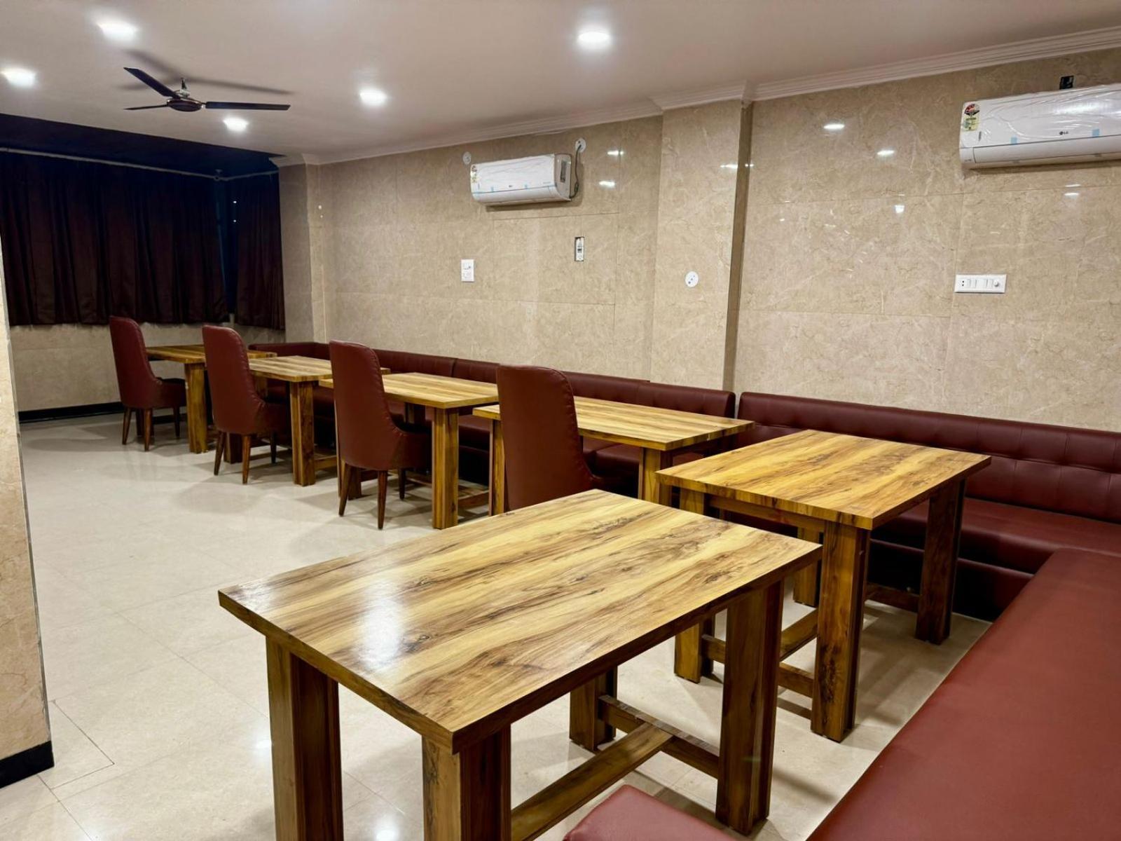 Hotel Walk Inn Faridabad Ngoại thất bức ảnh